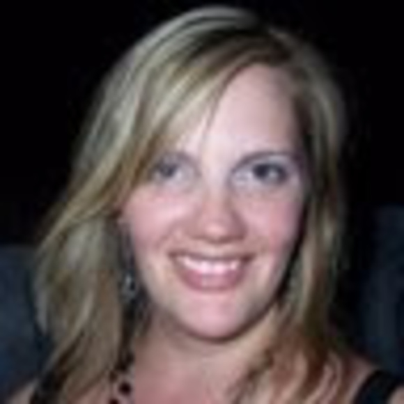 Meet your Posher, Cynthia - Picture 1 of 1